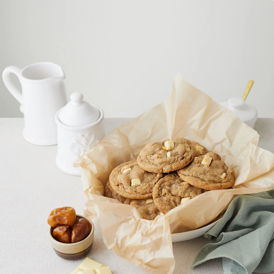 White Chocolate Date Cookie – chewy dessert with dates & white chocolate UAE